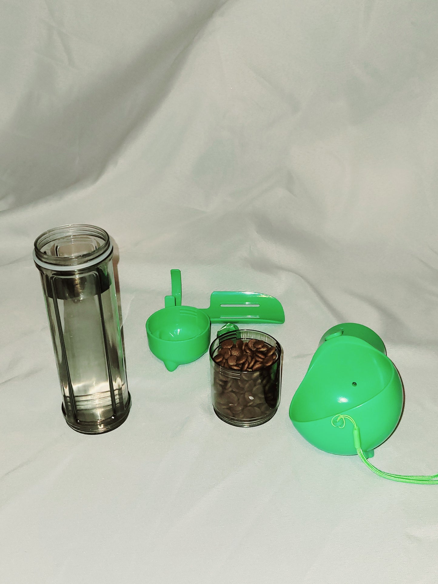 "Feed Your Furry Friend on the Go with our Pet Travel Feeder - Perfect for Long Road Trips and Outdoor Adventures!"